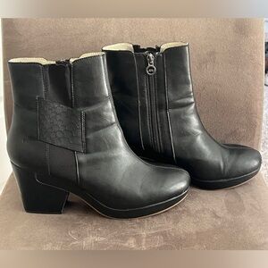 JBU by JAMBU women’s 9.5M Black Faux Leather Platform Ankle Boots